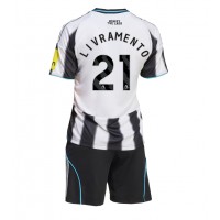 Dětský fotbalový dres Newcastle United Tino Livramento #21 2025-26 Domácí Krátký Rukáv (+ trenýrky)